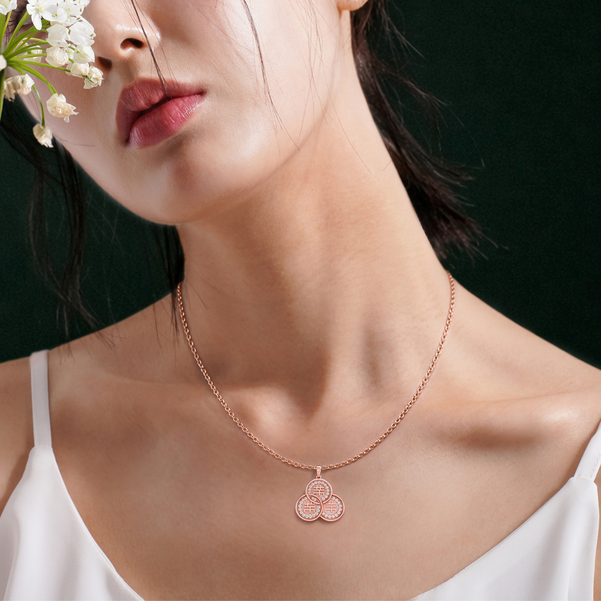 CHICLOVE, FENG SHUI COIN PENDANT