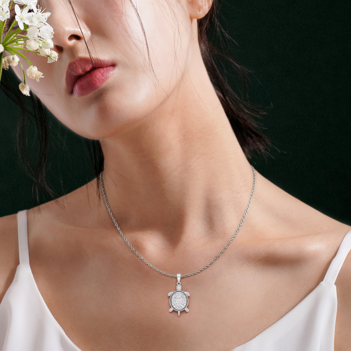 SEA TROT, TORTOISE PENDANT