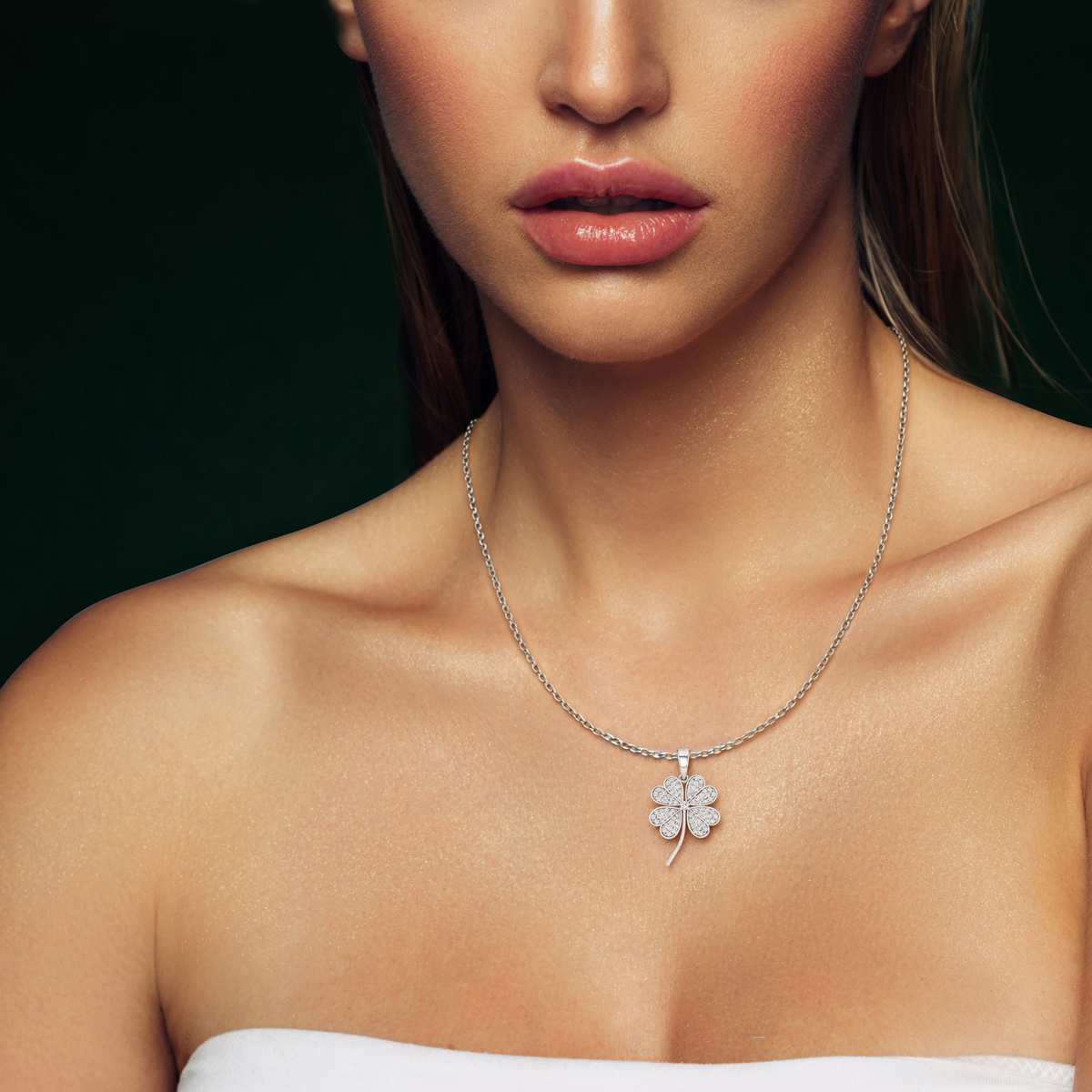 CHAMOUR, CLOVER LEAF PENDANT
