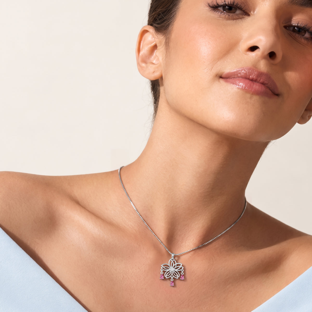 BLOOME, THE FLOWER PENDANT
