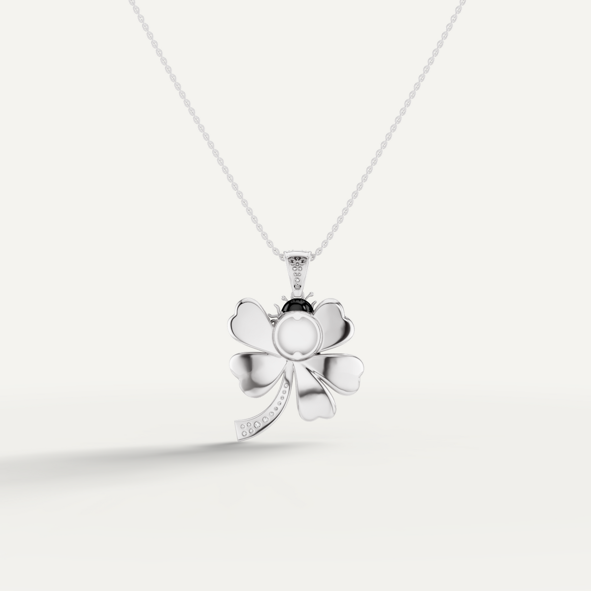 LADY LUCK, CLOVER LEAF PENDANT